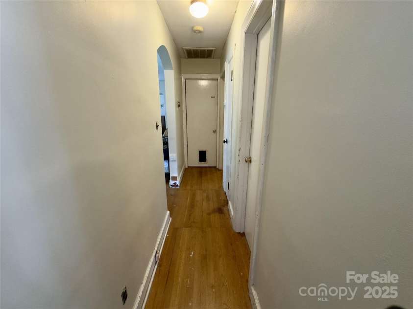 169 Montview Circle, Brevard, NC 28712.  MLS# CAR4276935, YatesRealty ID 1349. Hallway