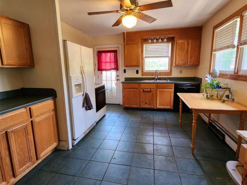 169 Montview Circle, Brevard, NC 28712.  MLS# CAR4276935, YatesRealty ID 1349. Kitchen