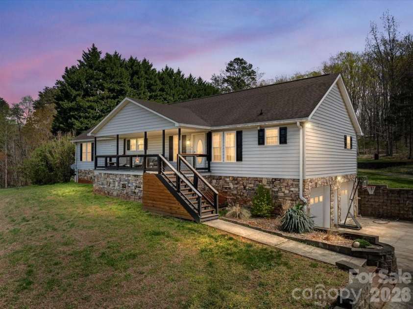 4624 Olivers Cross Road, Maiden, NC 28650.  MLS# CAR4356144, YatesRealty ID 13490. 