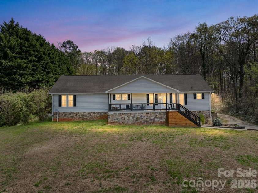 4624 Olivers Cross Road, Maiden, NC 28650.  MLS# CAR4356144, YatesRealty ID 13490. 
