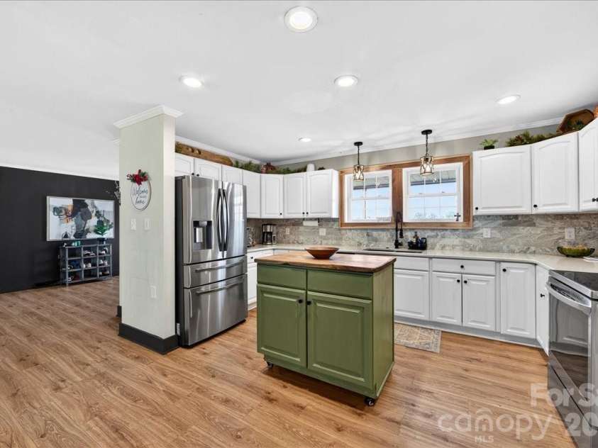 4624 Olivers Cross Road, Maiden, NC 28650.  MLS# CAR4356144, YatesRealty ID 13490. 