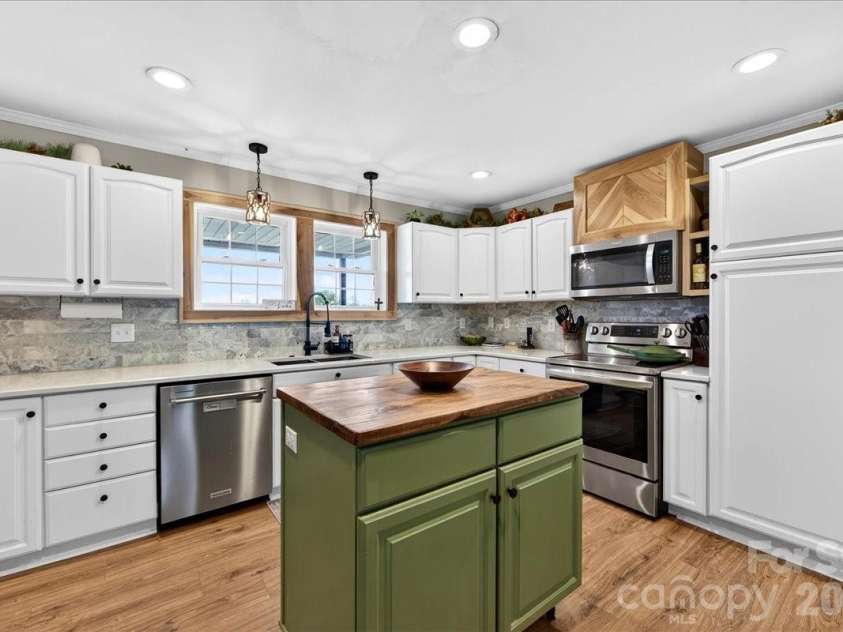 4624 Olivers Cross Road, Maiden, NC 28650.  MLS# CAR4356144, YatesRealty ID 13490. 