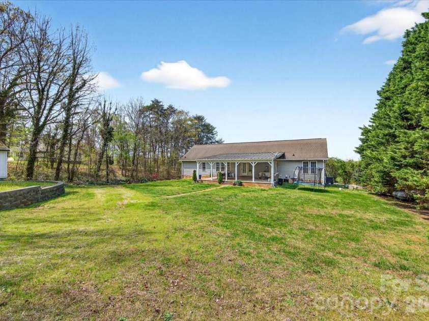 4624 Olivers Cross Road, Maiden, NC 28650.  MLS# CAR4356144, YatesRealty ID 13490. 
