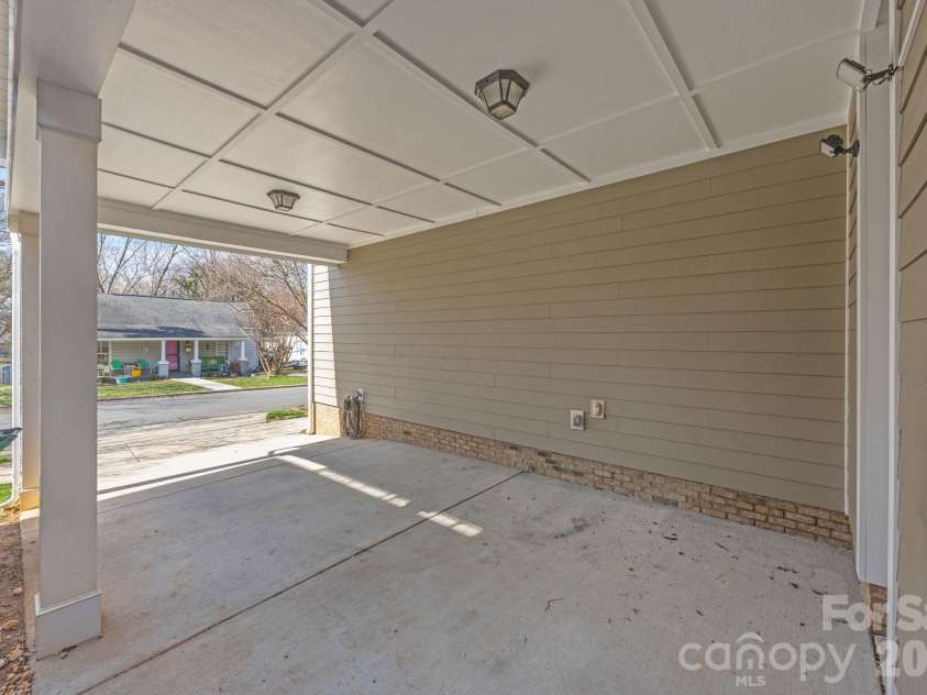 821 Herrin Avenue, Charlotte, NC 28205.  MLS# CAR4341670, YatesRealty ID 13492. 
