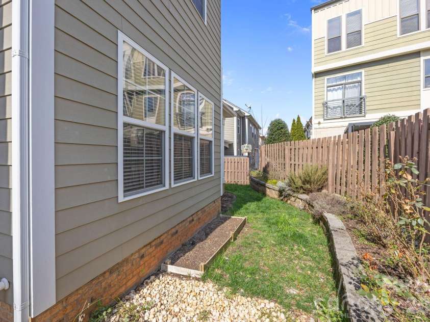 821 Herrin Avenue, Charlotte, NC 28205.  MLS# CAR4341670, YatesRealty ID 13492. 