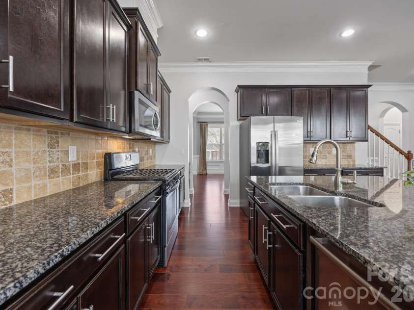 821 Herrin Avenue, Charlotte, NC 28205.  MLS# CAR4341670, YatesRealty ID 13492. 