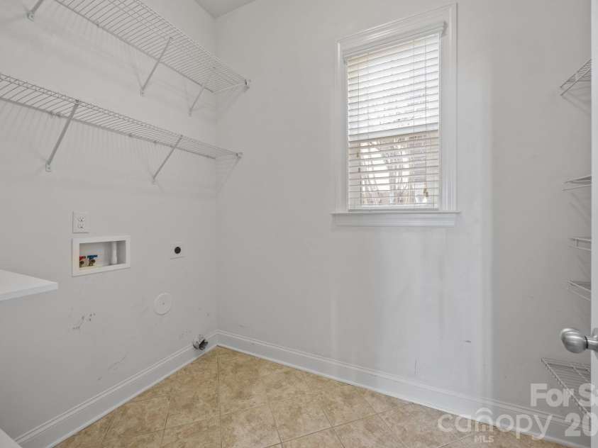 821 Herrin Avenue, Charlotte, NC 28205.  MLS# CAR4341670, YatesRealty ID 13492. 