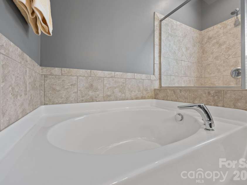 821 Herrin Avenue, Charlotte, NC 28205.  MLS# CAR4341670, YatesRealty ID 13492. 