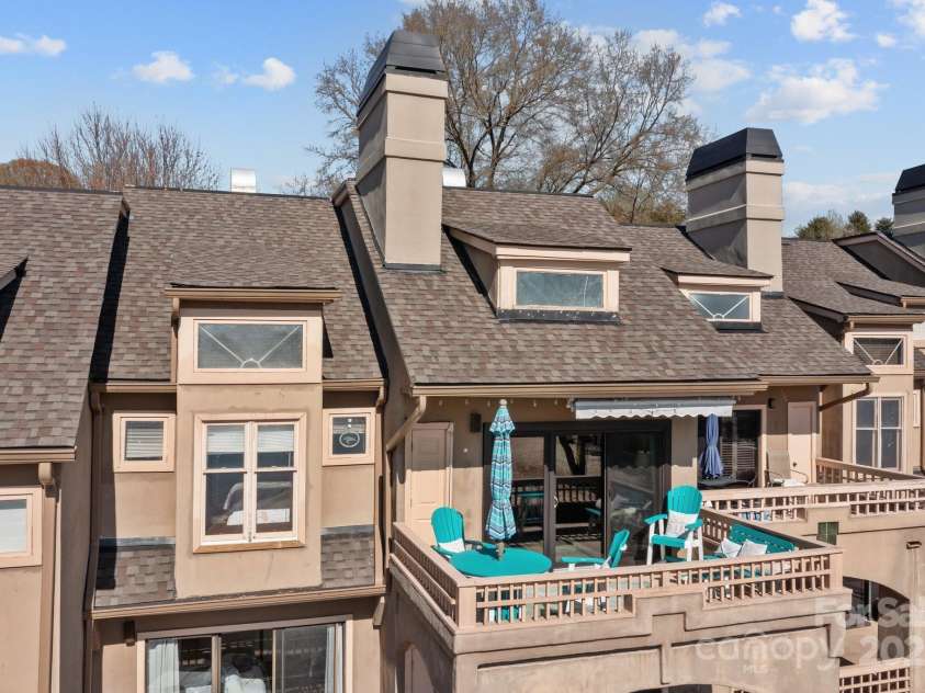 657 Portside Drive, Davidson, NC 28036.  MLS# CAR4294210, YatesRealty ID 13493. 