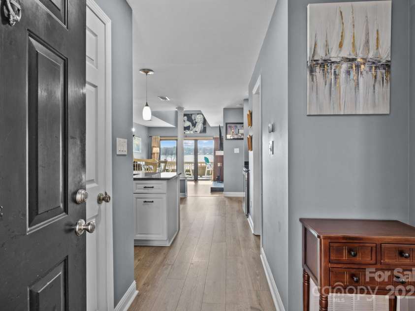 657 Portside Drive, Davidson, NC 28036.  MLS# CAR4294210, YatesRealty ID 13493. 