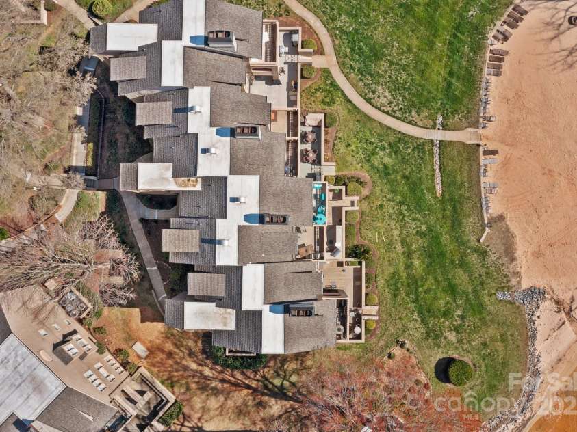 657 Portside Drive, Davidson, NC 28036.  MLS# CAR4294210, YatesRealty ID 13493. 