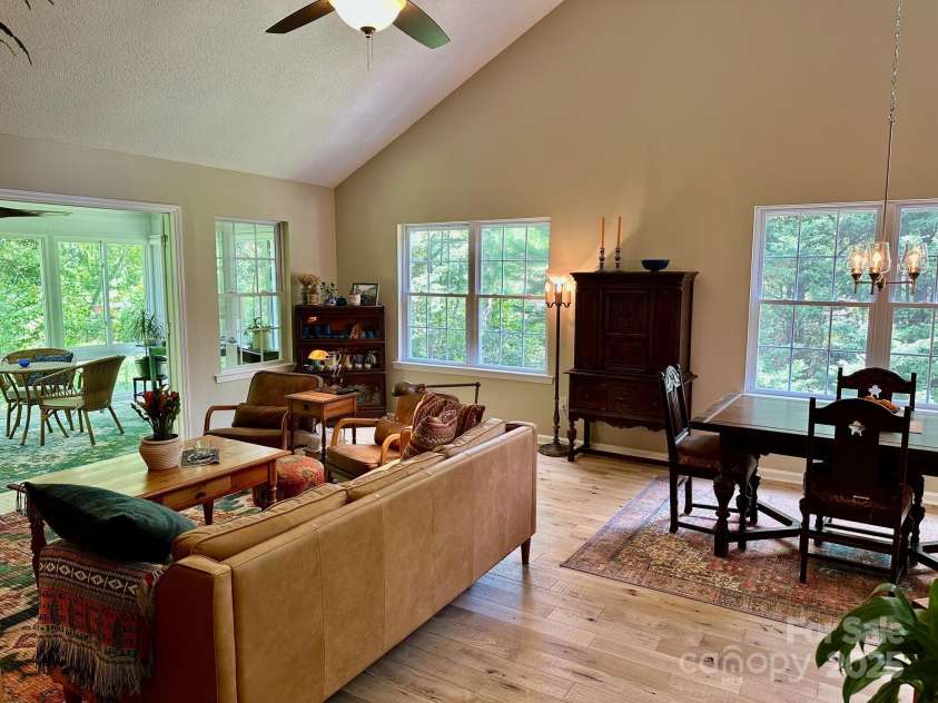 29 Grist Mill Drive, Hendersonville, NC 28739.  MLS# CAR4256586, YatesRealty ID 13494. 