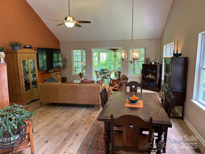 29 Grist Mill Drive, Hendersonville, NC 28739.  MLS# CAR4256586, YatesRealty ID 13494. 