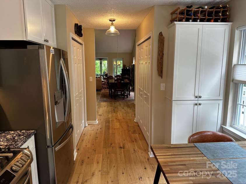 29 Grist Mill Drive, Hendersonville, NC 28739.  MLS# CAR4256586, YatesRealty ID 13494. 