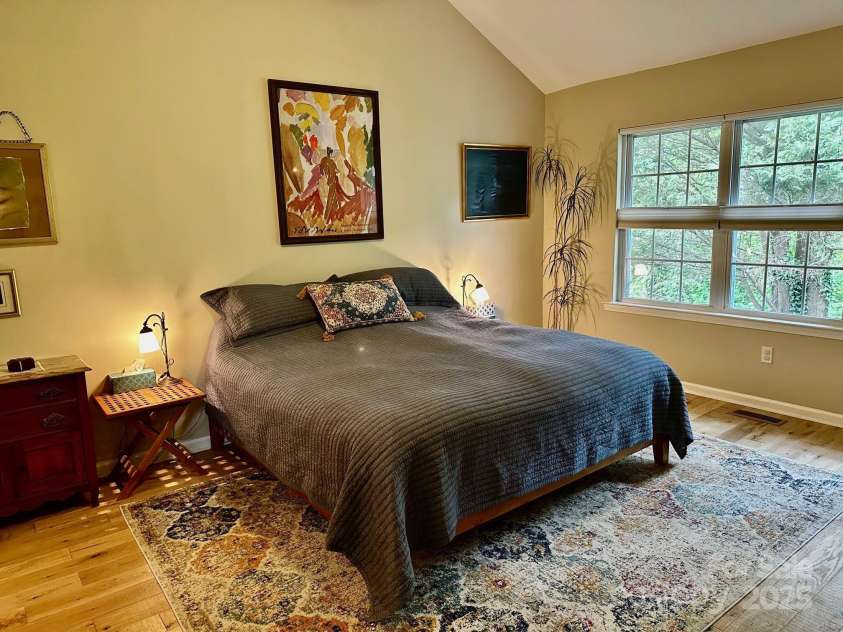 29 Grist Mill Drive, Hendersonville, NC 28739.  MLS# CAR4256586, YatesRealty ID 13494. 