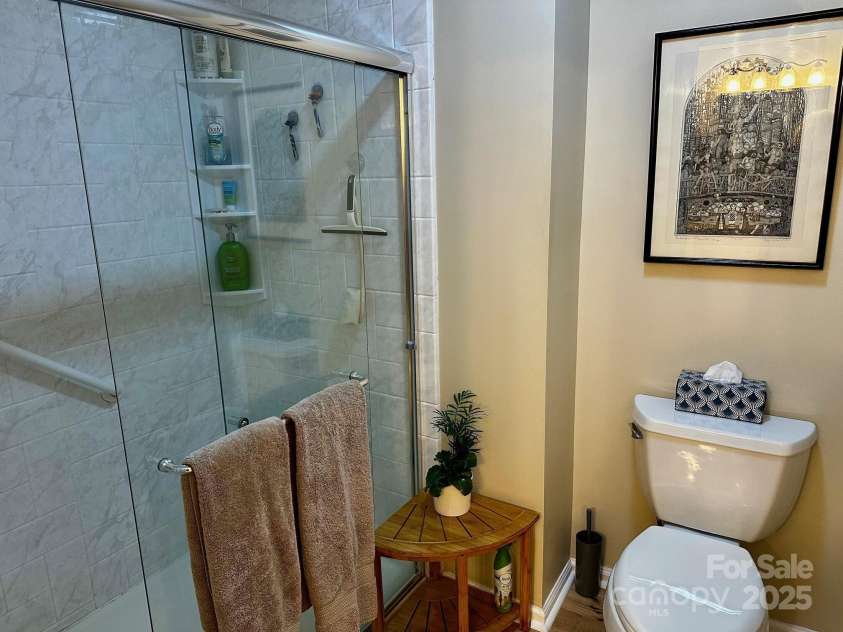 29 Grist Mill Drive, Hendersonville, NC 28739.  MLS# CAR4256586, YatesRealty ID 13494. 