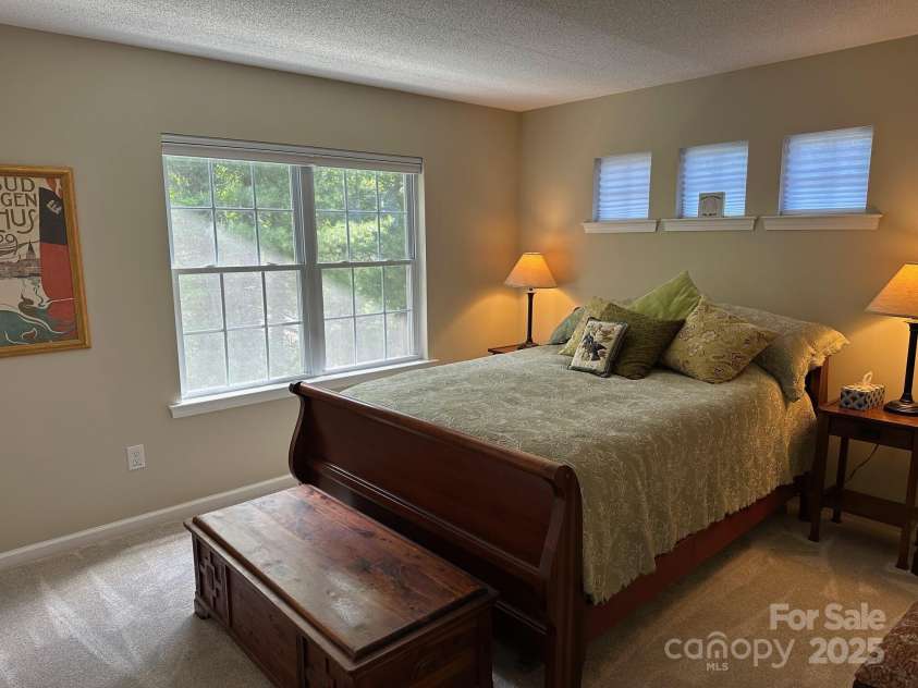 29 Grist Mill Drive, Hendersonville, NC 28739.  MLS# CAR4256586, YatesRealty ID 13494. 