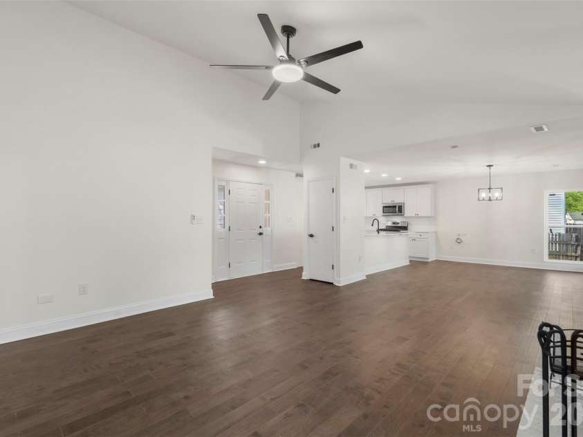 7308 Walterboro Road, Charlotte, NC 28227.  MLS# CAR4364015, YatesRealty ID 13494. 