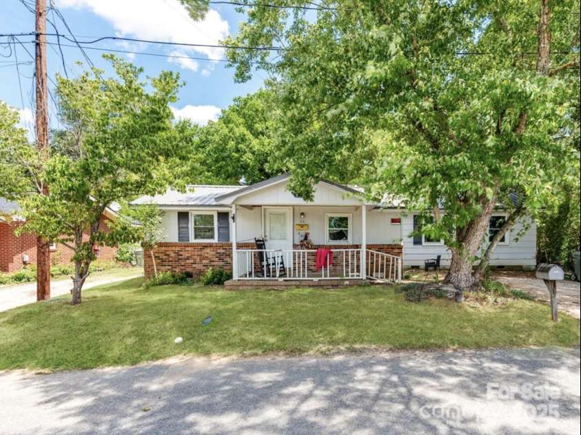 106 Deaver Street, Chester, SC 29706.  MLS# CAR4259374, YatesRealty ID 13495. 