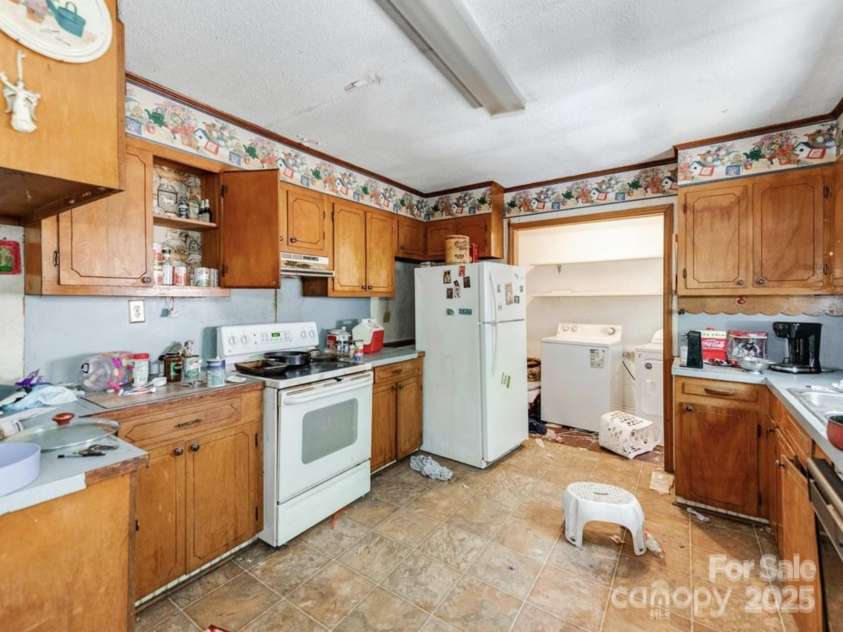 106 Deaver Street, Chester, SC 29706.  MLS# CAR4259374, YatesRealty ID 13495. 