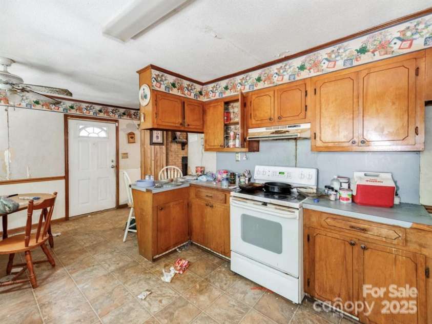 106 Deaver Street, Chester, SC 29706.  MLS# CAR4259374, YatesRealty ID 13495. 