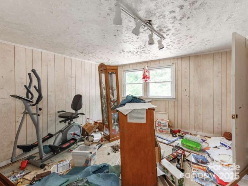 106 Deaver Street, Chester, SC 29706.  MLS# CAR4259374, YatesRealty ID 13495. 