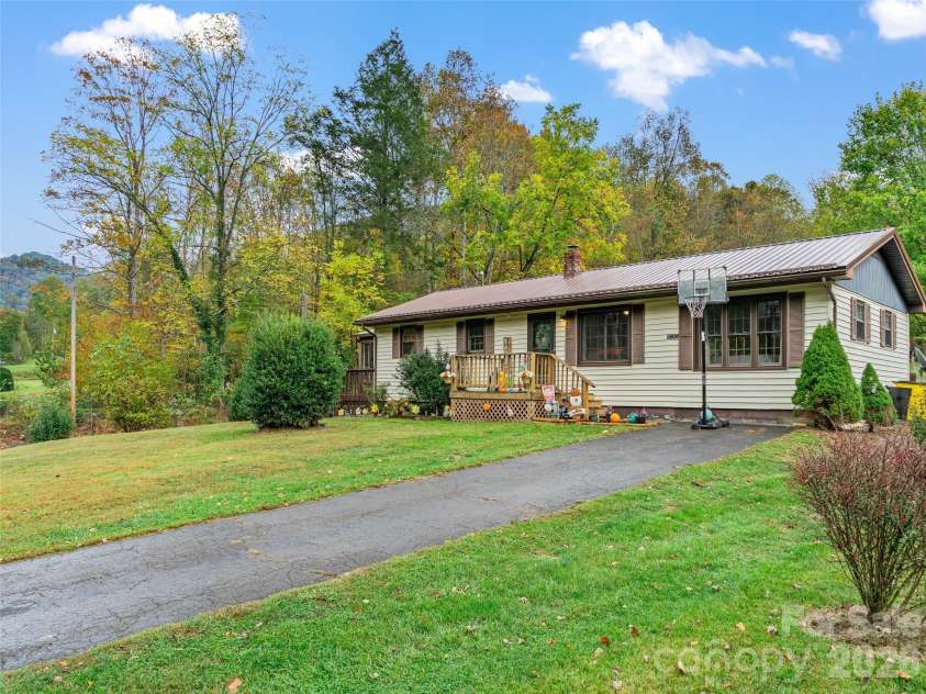 1030 Hughes Gap Road, Bakersville, NC 28705.  MLS# CAR4368276, YatesRealty ID 13496. 