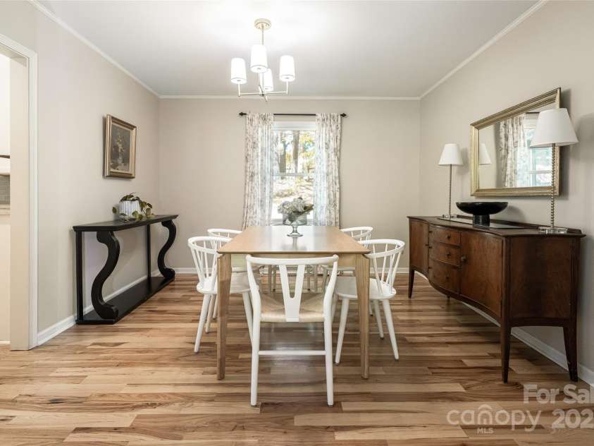 3 Silverstone Drive, Asheville, NC 28805.  MLS# CAR4254609, YatesRealty ID 13496. 