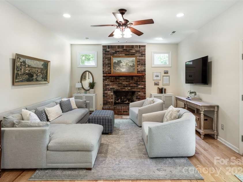 3 Silverstone Drive, Asheville, NC 28805.  MLS# CAR4254609, YatesRealty ID 13496. 