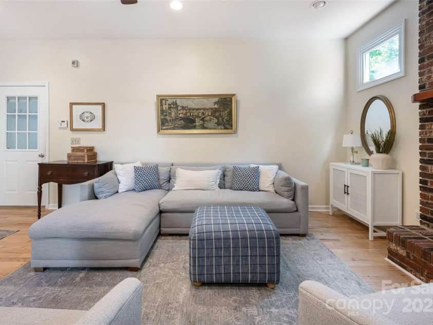 3 Silverstone Drive, Asheville, NC 28805.  MLS# CAR4254609, YatesRealty ID 13496. 