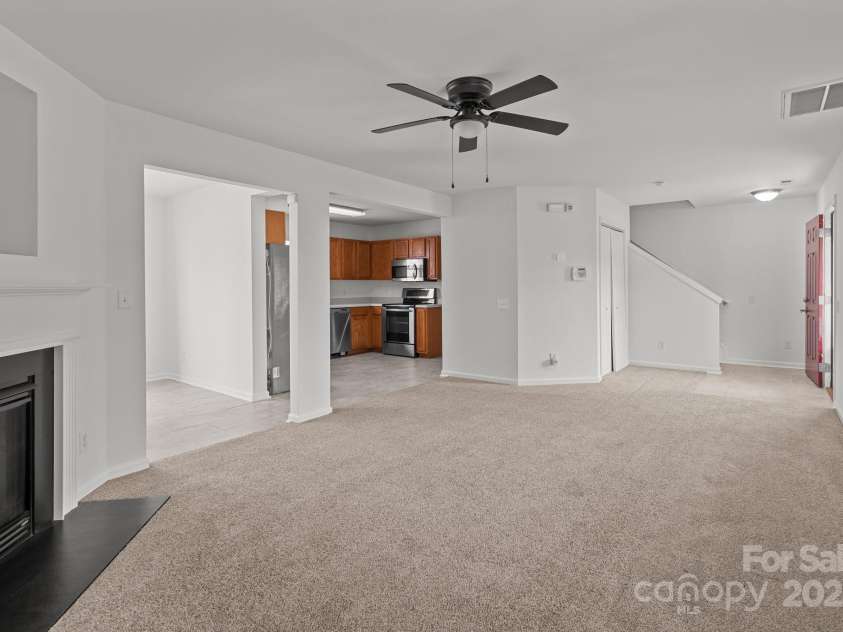 5312 Peach Place Lane, Charlotte, NC 28216.  MLS# CAR4254000, YatesRealty ID 13497. Family Room