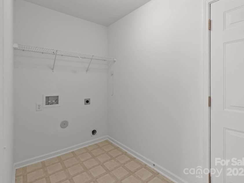 5312 Peach Place Lane, Charlotte, NC 28216.  MLS# CAR4254000, YatesRealty ID 13497. Laundry Room