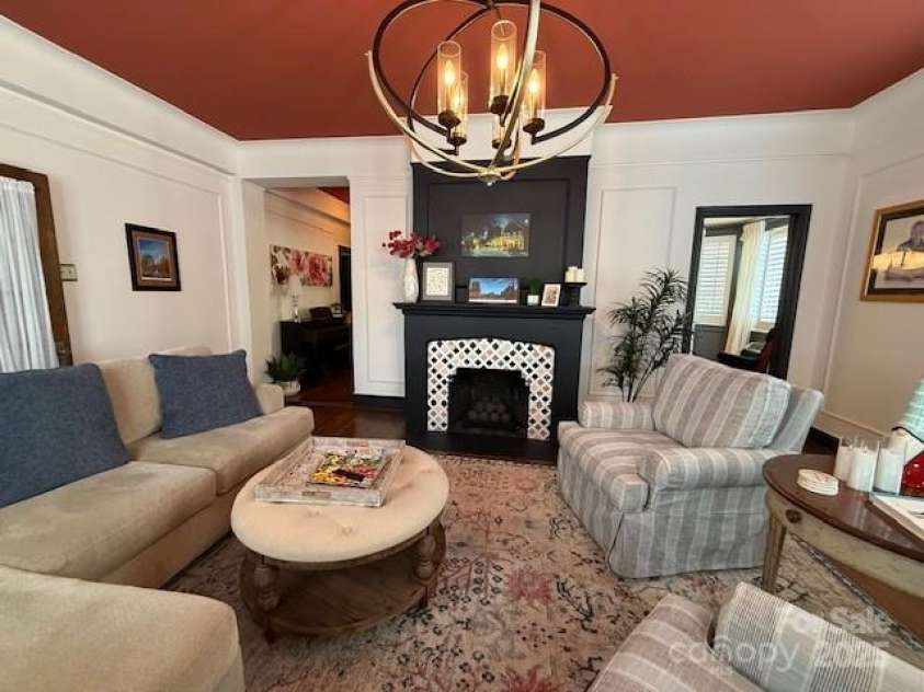 301 10th Street, Charlotte, NC 28202.  MLS# CAR4299886, YatesRealty ID 13498. Living Room