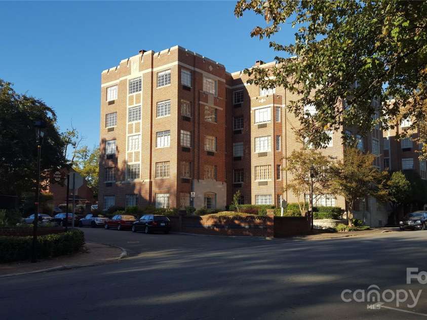 301 10th Street, Charlotte, NC 28202.  MLS# CAR4320449, YatesRealty ID 13498. 