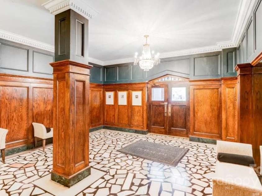 301 10th Street, Charlotte, NC 28202.  MLS# CAR4320449, YatesRealty ID 13498. 