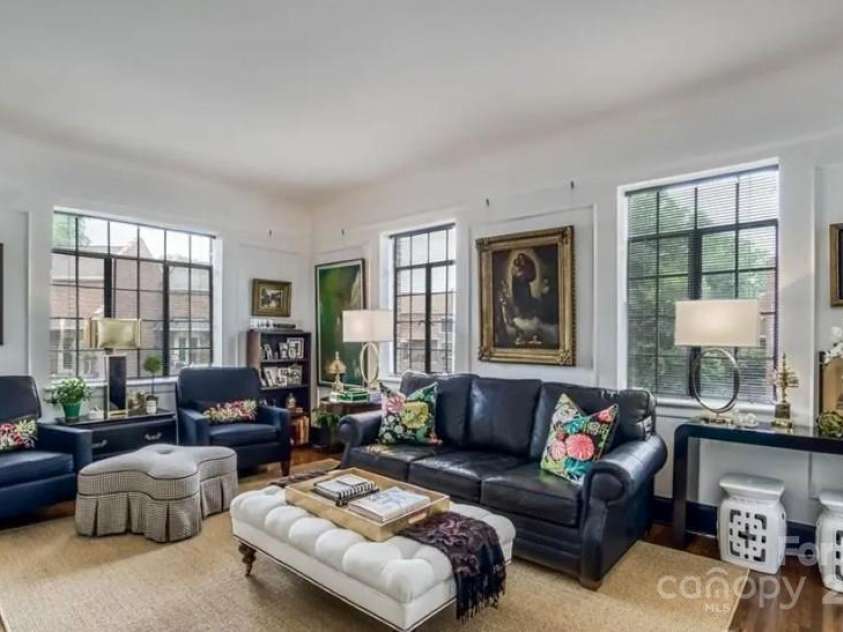 301 10th Street, Charlotte, NC 28202.  MLS# CAR4320449, YatesRealty ID 13498. 