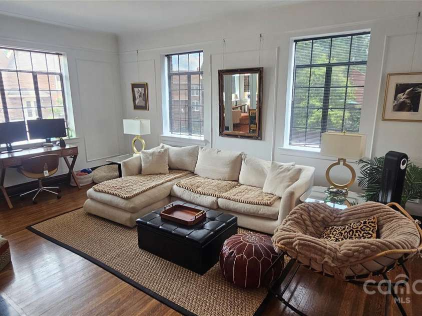 301 10th Street, Charlotte, NC 28202.  MLS# CAR4320449, YatesRealty ID 13498. 