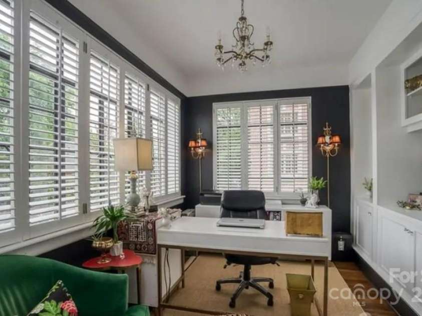 301 10th Street, Charlotte, NC 28202.  MLS# CAR4320449, YatesRealty ID 13498. Office