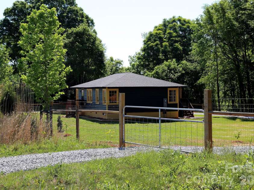 3322 Salisbury Highway, Cleveland, NC 27013.  MLS# CAR4371249, YatesRealty ID 13498. 