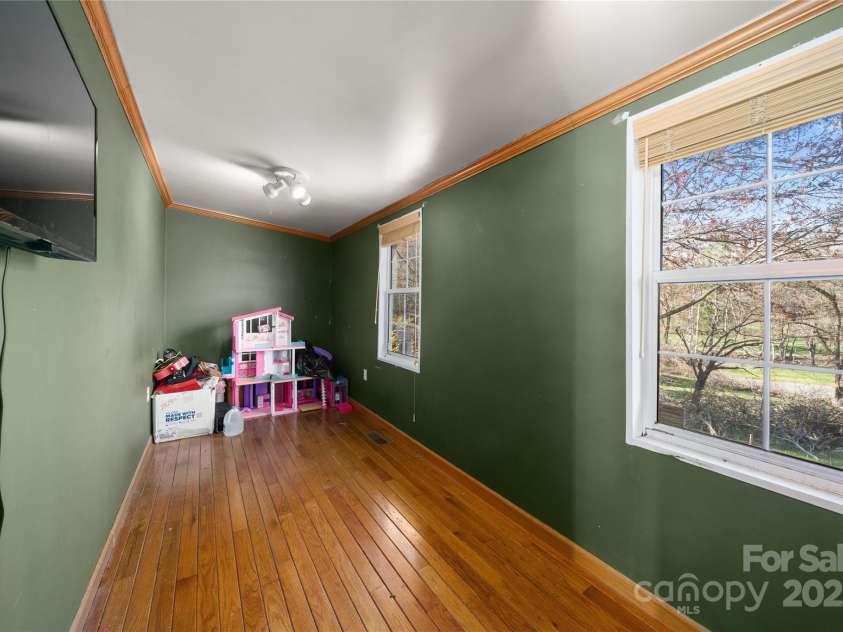 51 Ferguson Lane, Maggie Valley, NC 28751.  MLS# CAR4242031, YatesRealty ID 13499. 2nd bedroom