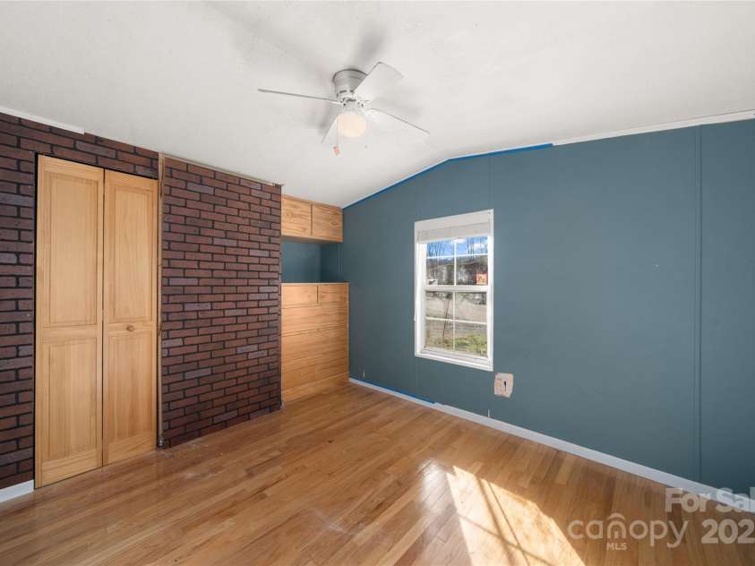 51 Ferguson Lane, Maggie Valley, NC 28751.  MLS# CAR4242031, YatesRealty ID 13499. 3rd bedroom