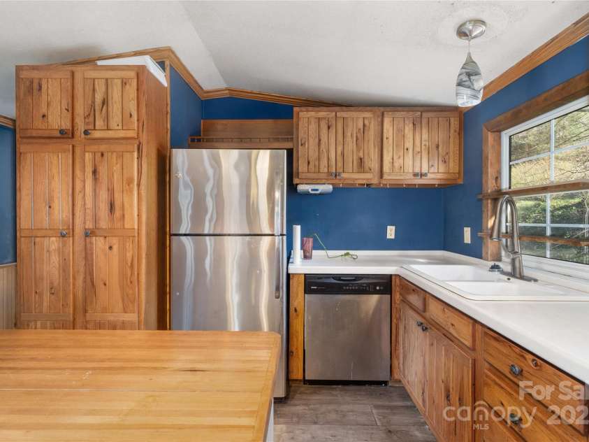 51 Ferguson Lane, Maggie Valley, NC 28751.  MLS# CAR4242031, YatesRealty ID 13499. 