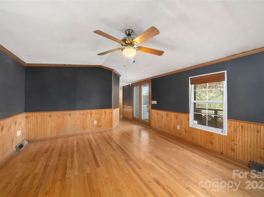 51 Ferguson Lane, Maggie Valley, NC 28751.  MLS# CAR4242031, YatesRealty ID 13499. 