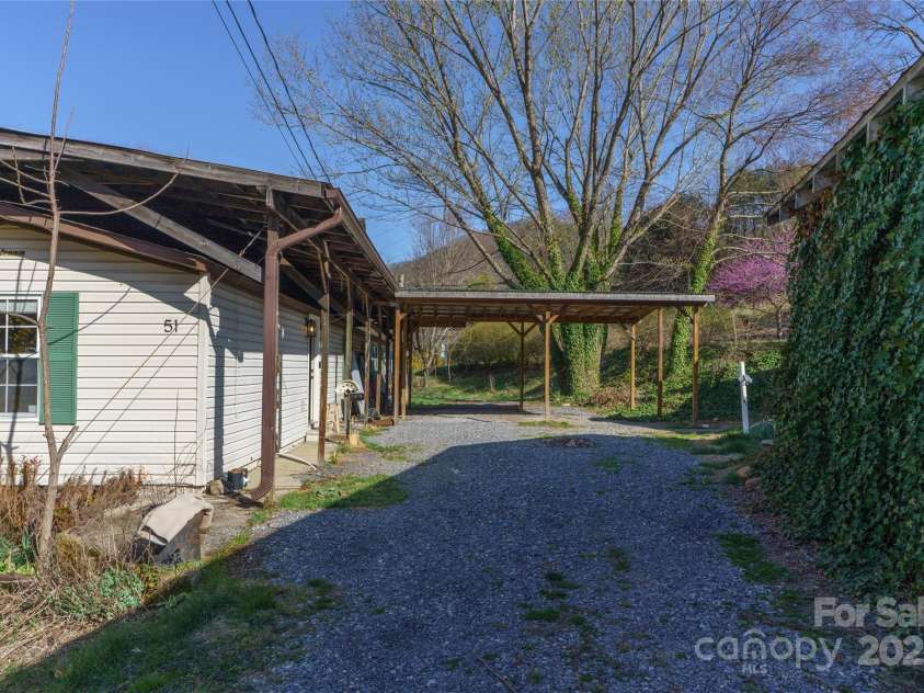 51 Ferguson Lane, Maggie Valley, NC 28751.  MLS# CAR4242031, YatesRealty ID 13499. 