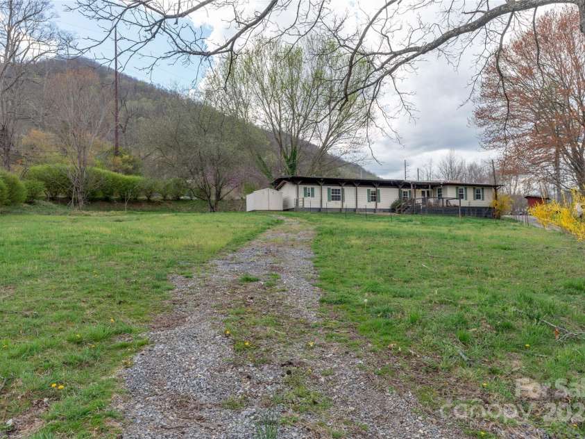 51 Ferguson Lane, Maggie Valley, NC 28751.  MLS# CAR4242031, YatesRealty ID 13499. Driveway to the house