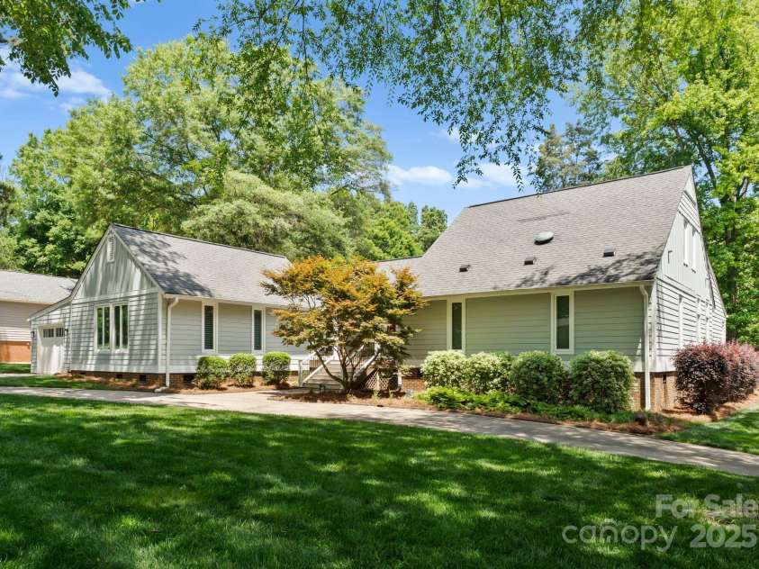 4931 Pine Ridge Road, Charlotte, NC 28226.  MLS# CAR4247609, YatesRealty ID 13500. 