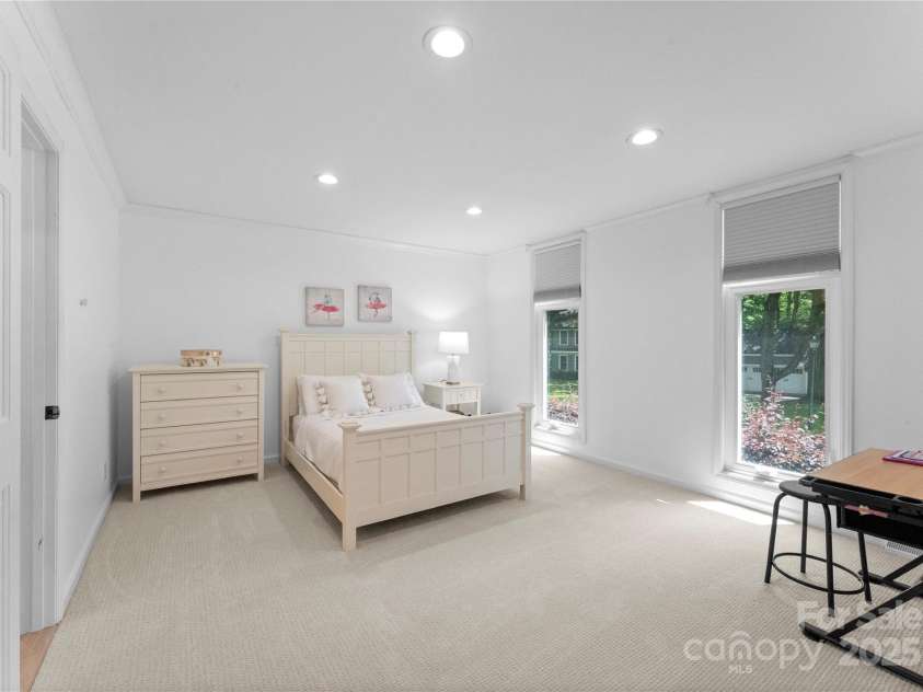 4931 Pine Ridge Road, Charlotte, NC 28226.  MLS# CAR4247609, YatesRealty ID 13500. 