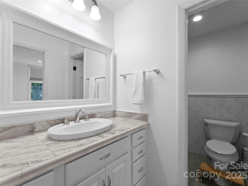 4931 Pine Ridge Road, Charlotte, NC 28226.  MLS# CAR4247609, YatesRealty ID 13500. 