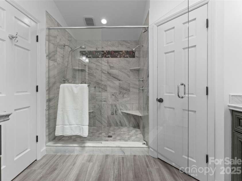 4931 Pine Ridge Road, Charlotte, NC 28226.  MLS# CAR4247609, YatesRealty ID 13500. 