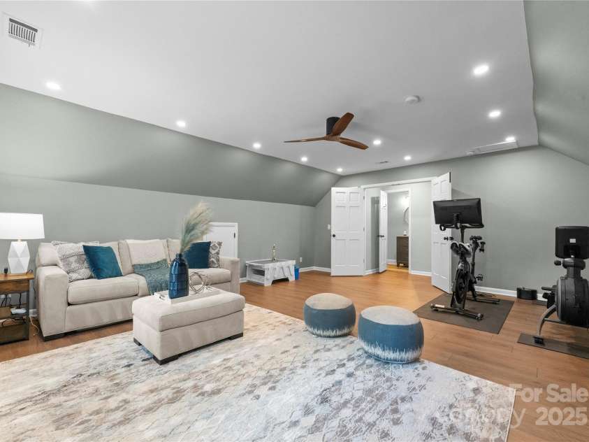 4931 Pine Ridge Road, Charlotte, NC 28226.  MLS# CAR4247609, YatesRealty ID 13500. 